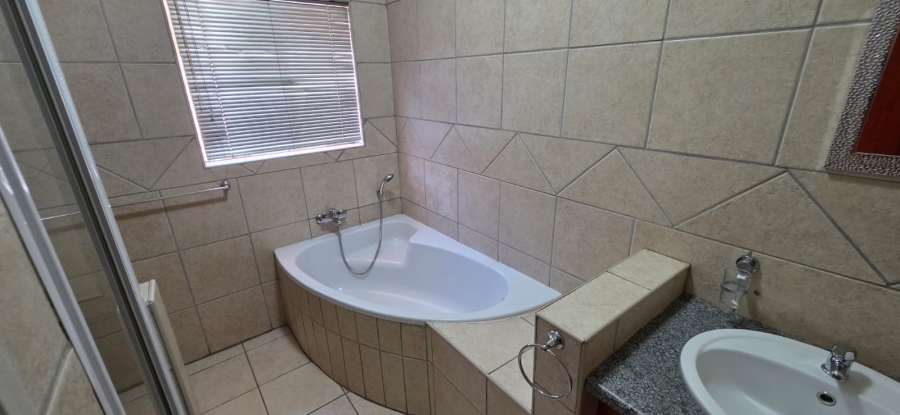 8 Bedroom Property for Sale in Meiringspark North West